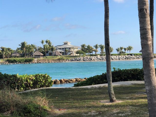 275 Murcia Drive 202, Jupiter, FL 33458