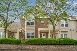 6374 Beechtree Drive, West Des Moines, IA 50266