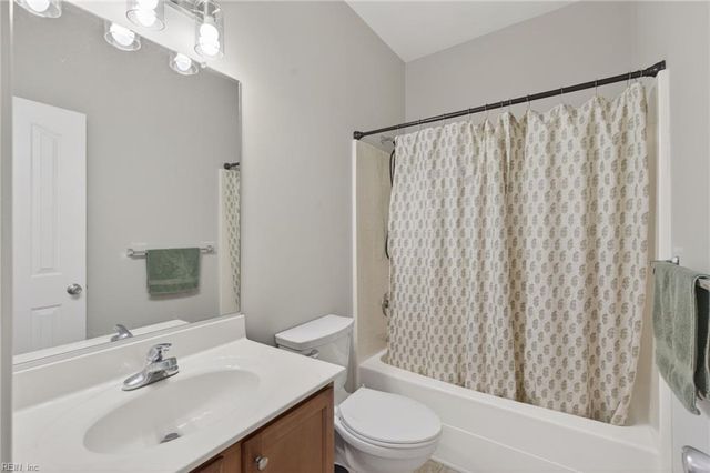 2534 Golden Maple DR, Suffolk, VA 23434