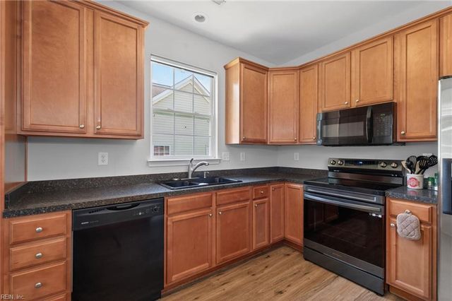 2534 Golden Maple DR, Suffolk, VA 23434