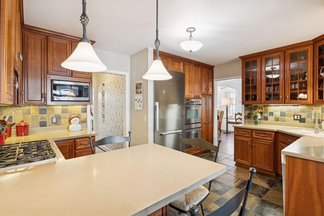 1827 Eleanor Avenue, Saint Paul, MN 55116