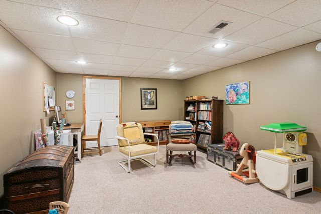 1827 Eleanor Avenue, Saint Paul, MN 55116