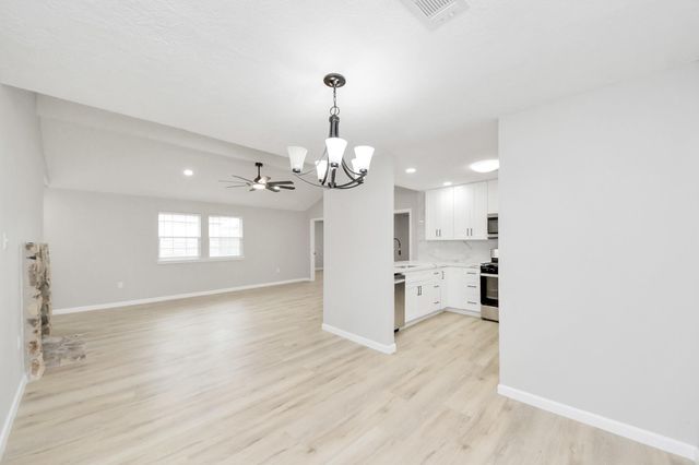 5212 Willowview Drive, Baytown, TX 77521