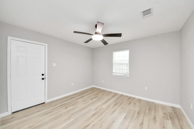5212 Willowview Drive, Baytown, TX 77521