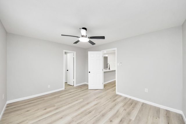 5212 Willowview Drive, Baytown, TX 77521