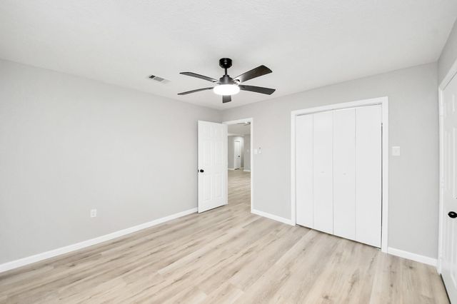 5212 Willowview Drive, Baytown, TX 77521