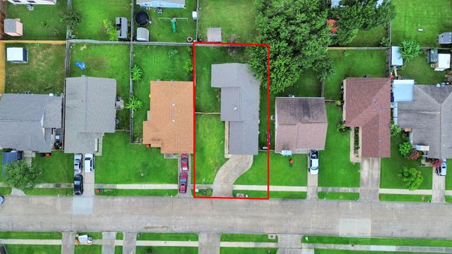 5212 Willowview Drive, Baytown, TX 77521