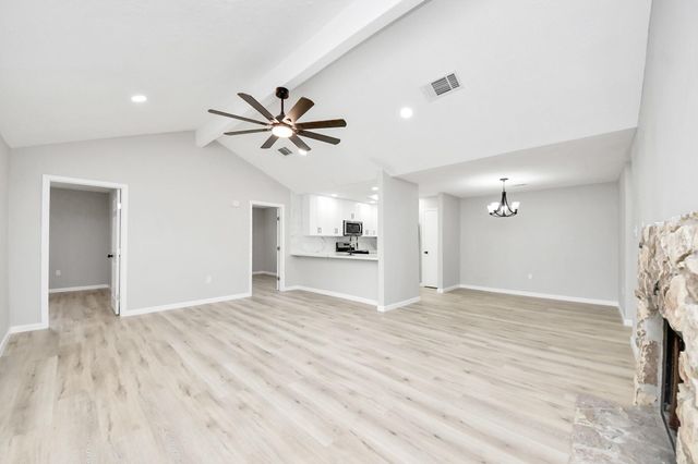 5212 Willowview Drive, Baytown, TX 77521
