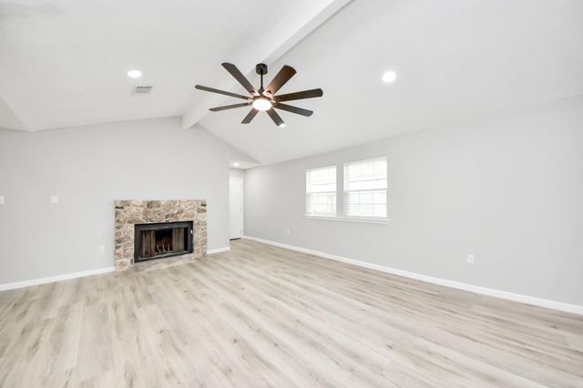 5212 Willowview Drive, Baytown, TX 77521