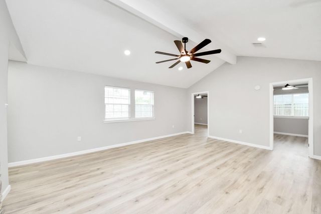 5212 Willowview Drive, Baytown, TX 77521