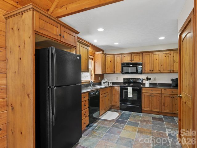 72 Cottontail Trail, Maggie Valley, NC 28751