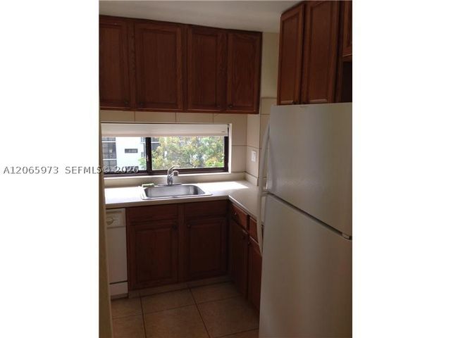 16919 N Bay Rd 420, Sunny Isles Beach, FL 33160