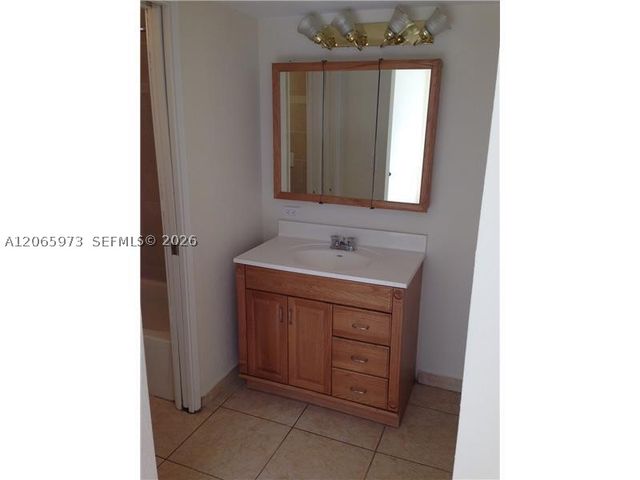 16919 N Bay Rd 420, Sunny Isles Beach, FL 33160