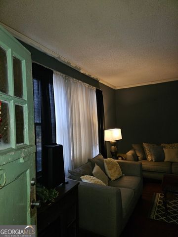 645 E 40th Street, Savannah, GA 31401