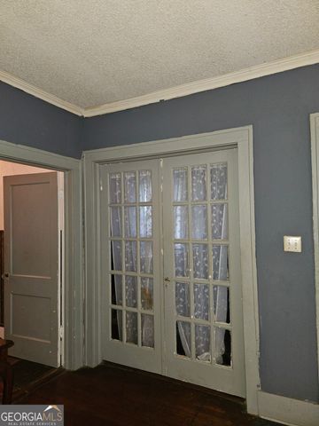 645 E 40th Street, Savannah, GA 31401