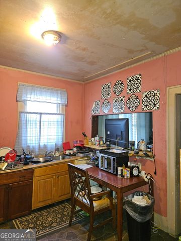 645 E 40th Street, Savannah, GA 31401