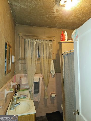 645 E 40th Street, Savannah, GA 31401