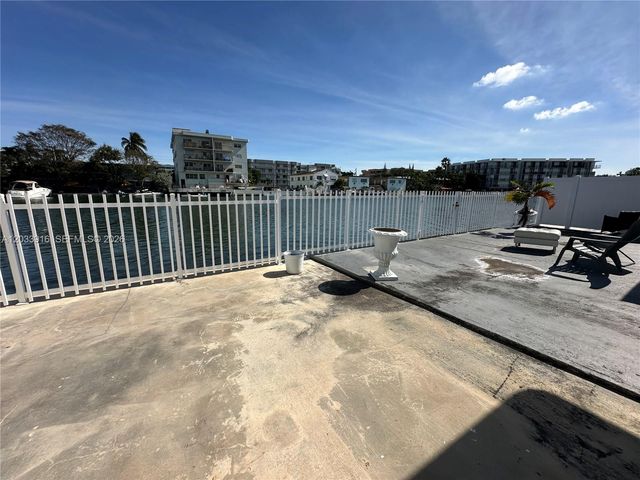 8205 Crespi Blvd 3 3, Miami Beach, FL 33141
