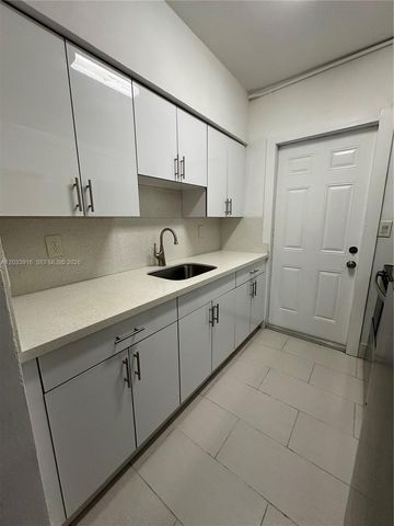8205 Crespi Blvd 3 3, Miami Beach, FL 33141