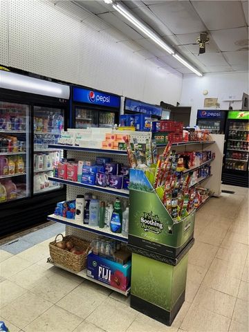 1158 Fruit Ave, Farrell, PA 16121