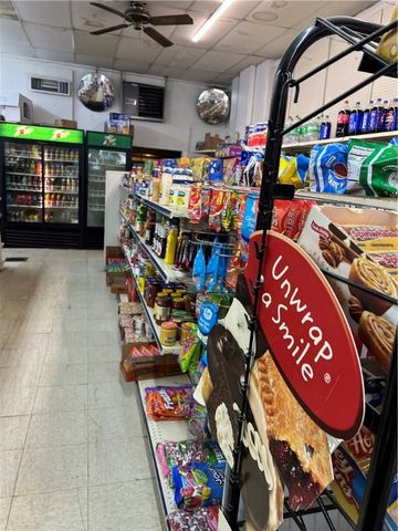 1158 Fruit Ave, Farrell, PA 16121