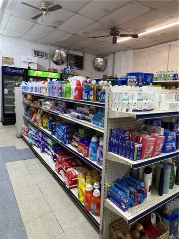 1158 Fruit Ave, Farrell, PA 16121