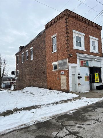 1158 Fruit Ave, Farrell, PA 16121