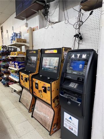 1158 Fruit Ave, Farrell, PA 16121