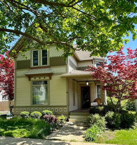 123 Raymond Avenue, Barrington, IL 60010