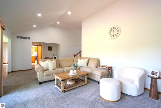 296 Coachman Drive, Mt Pleasant, MI 48858