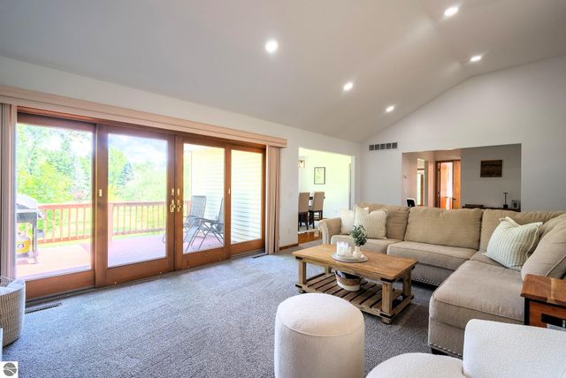 296 Coachman Drive, Mt Pleasant, MI 48858