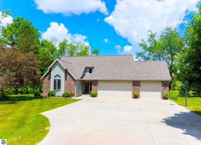 296 Coachman Drive, Mt Pleasant, MI 48858