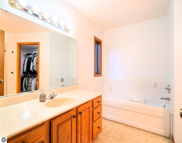 296 Coachman Drive, Mt Pleasant, MI 48858