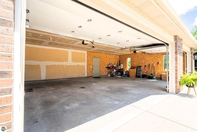 296 Coachman Drive, Mt Pleasant, MI 48858