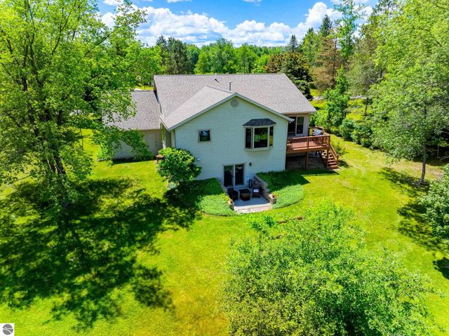 296 Coachman Drive, Mt Pleasant, MI 48858
