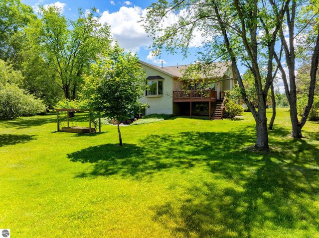 296 Coachman Drive, Mt Pleasant, MI 48858