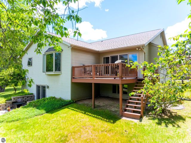 296 Coachman Drive, Mt Pleasant, MI 48858