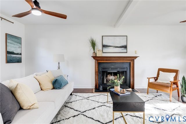 11718 Bailey Woods Dr, Midlothian, VA 23112