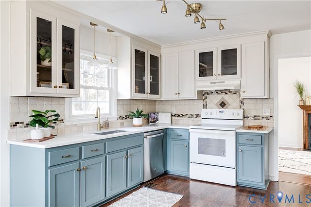 11718 Bailey Woods Dr, Midlothian, VA 23112