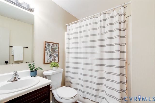 11718 Bailey Woods Dr, Midlothian, VA 23112