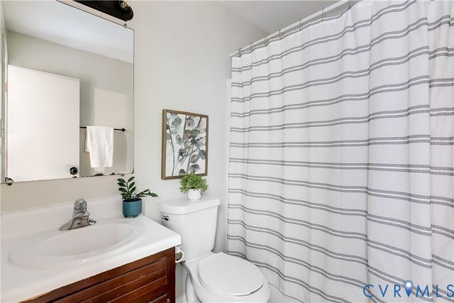 11718 Bailey Woods Dr, Midlothian, VA 23112