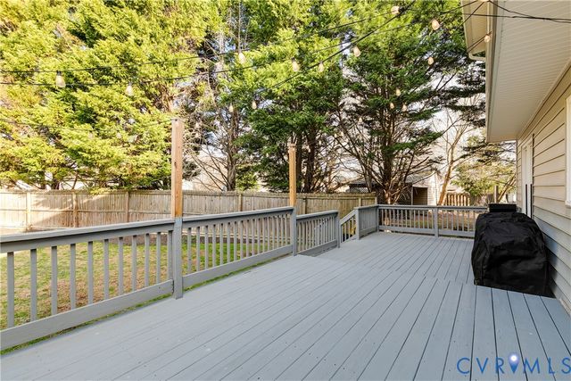 11718 Bailey Woods Dr, Midlothian, VA 23112