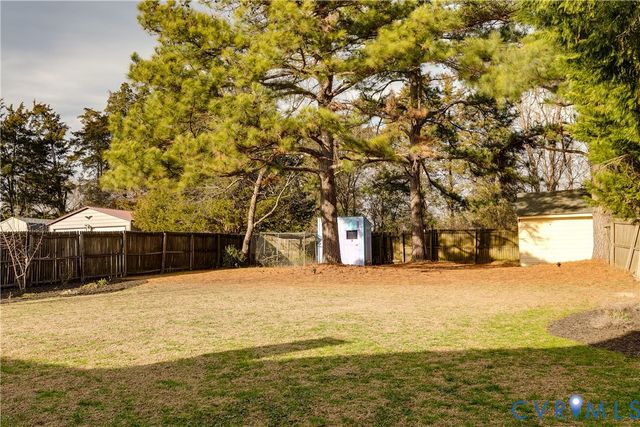 11718 Bailey Woods Dr, Midlothian, VA 23112