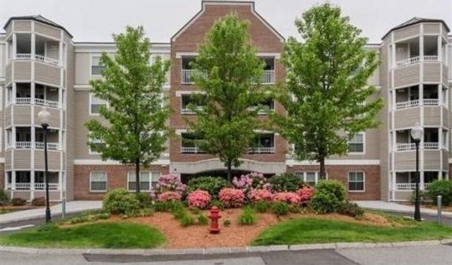 318 Rindge Ave 116, Cambridge, MA 02140