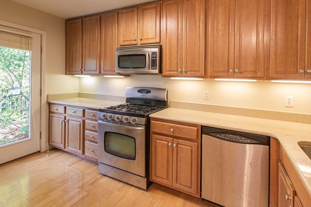 318 Rindge Ave 116, Cambridge, MA 02140