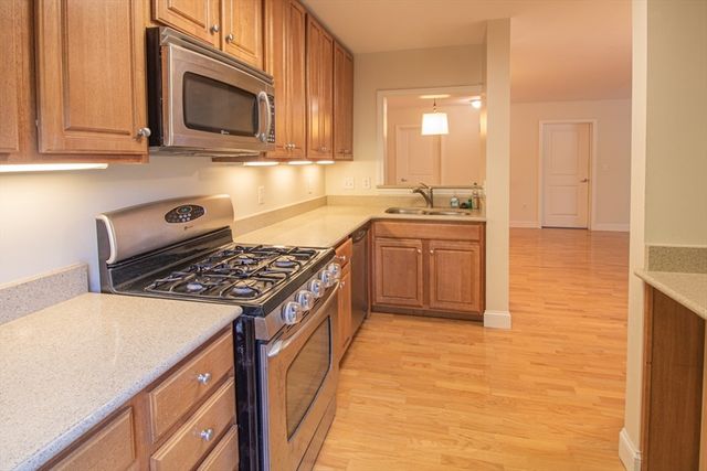 318 Rindge Ave 116, Cambridge, MA 02140