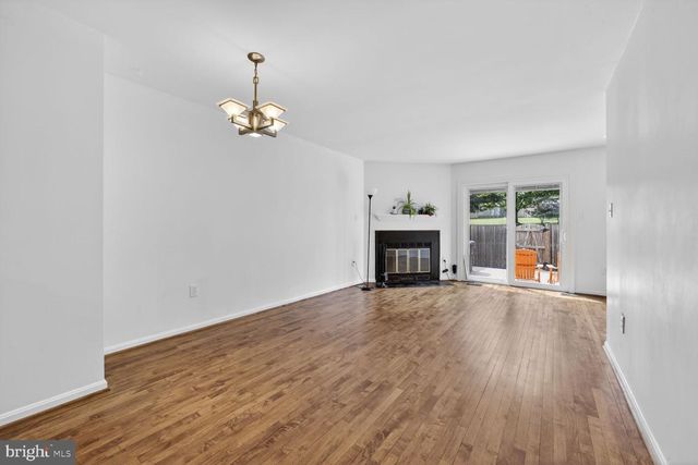 6309 CHIMNEY WOOD CT, Alexandria, VA 22306