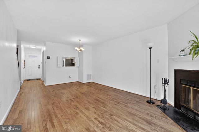 6309 CHIMNEY WOOD CT, Alexandria, VA 22306