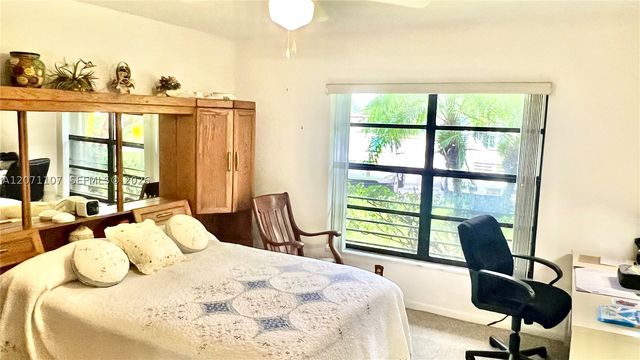 5437 Mendoza St, West Palm Beach, FL 33415