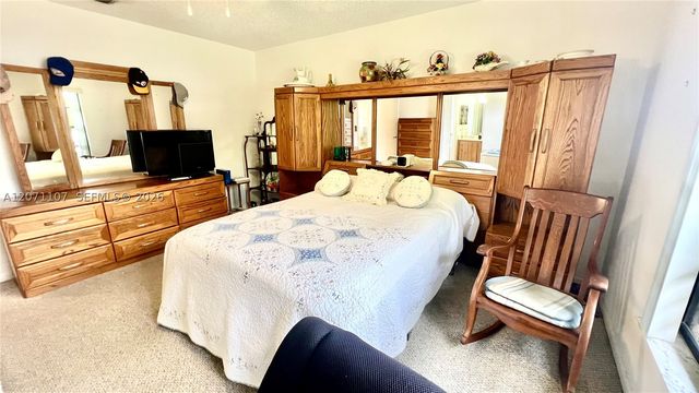 5437 Mendoza St, West Palm Beach, FL 33415